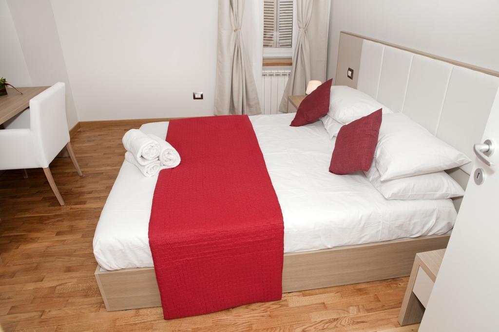 Spanish Steps House Vittoria Рим Стая снимка